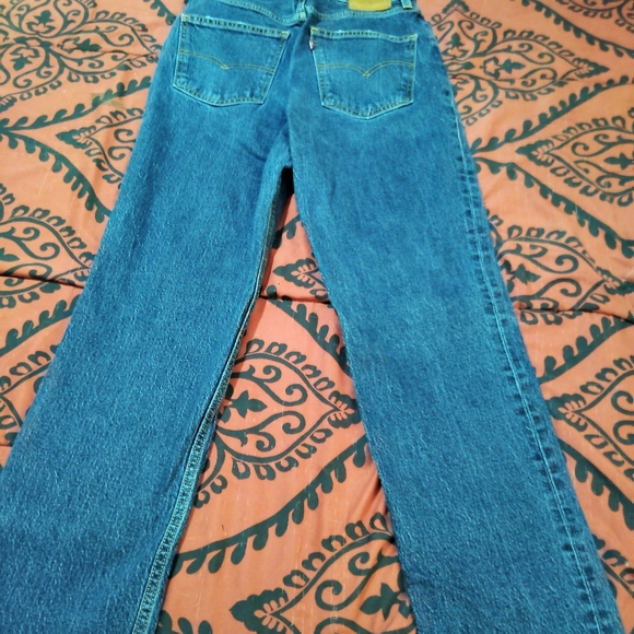 Vtg Levis 90s/Y2K 70s High Slim Straight Blue Denim Mom Jeans - Picture 13 of 16
